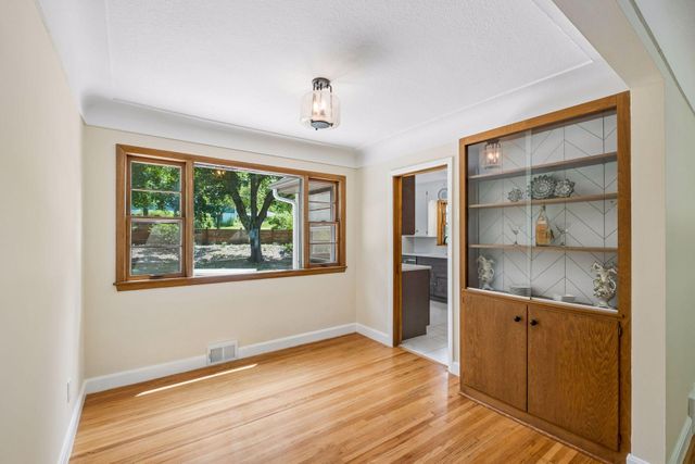 2670 Regent Avenue N, Golden Valley, MN 55422