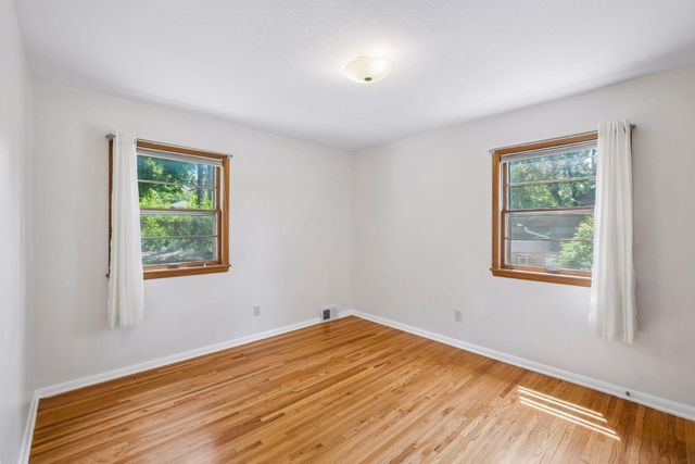 2670 Regent Avenue N, Golden Valley, MN 55422