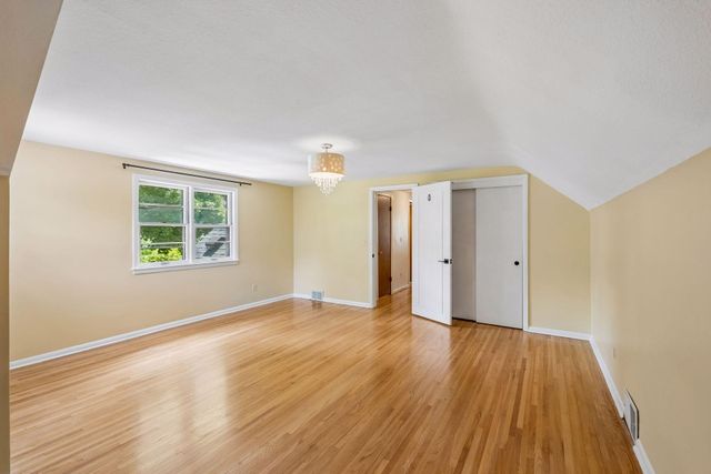 2670 Regent Avenue N, Golden Valley, MN 55422