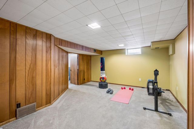 2670 Regent Avenue N, Golden Valley, MN 55422