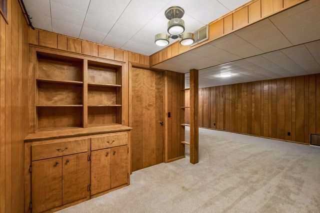 2670 Regent Avenue N, Golden Valley, MN 55422