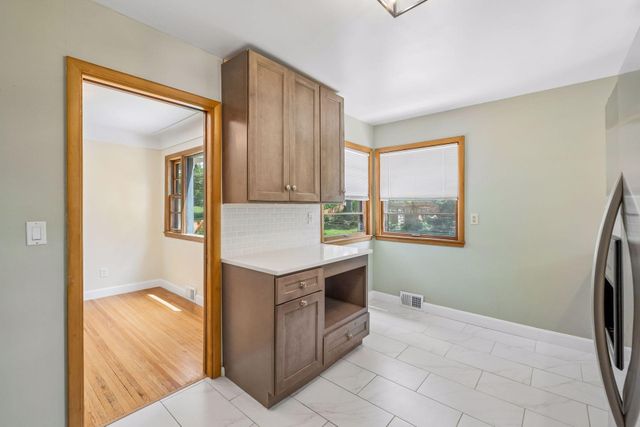 2670 Regent Avenue N, Golden Valley, MN 55422