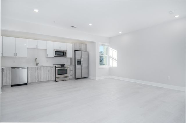 1540 N Shore Road 101, Revere, MA 02151