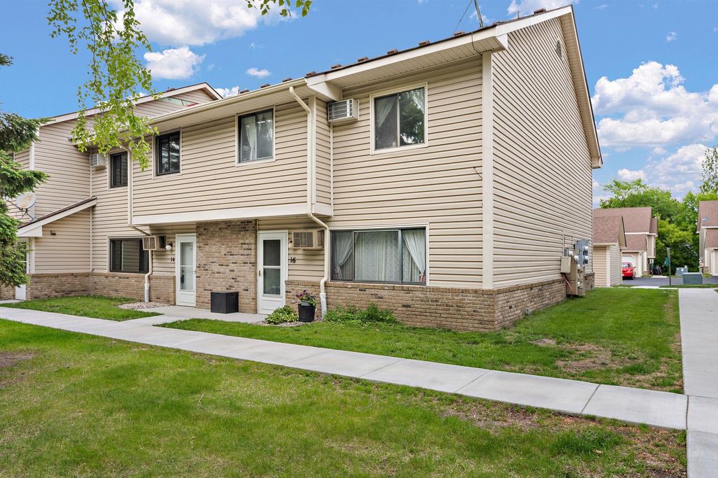 16 E 13th Street, Waconia, MN 55387 — exterior