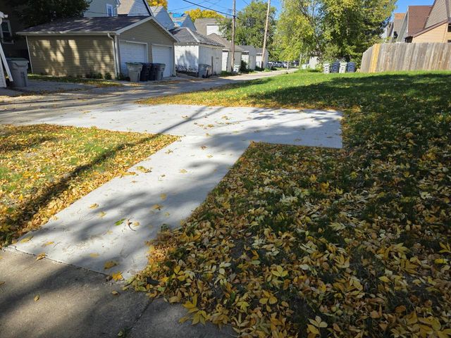 3203 N 33rd STREET, Milwaukee, WI 53216
