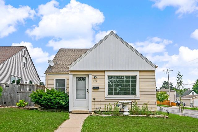 3672 S 19th STREET, Milwaukee, WI 53221