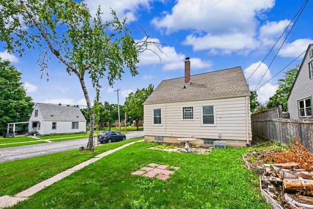 3672 S 19th STREET, Milwaukee, WI 53221