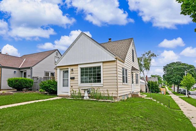 3672 S 19th STREET, Milwaukee, WI 53221