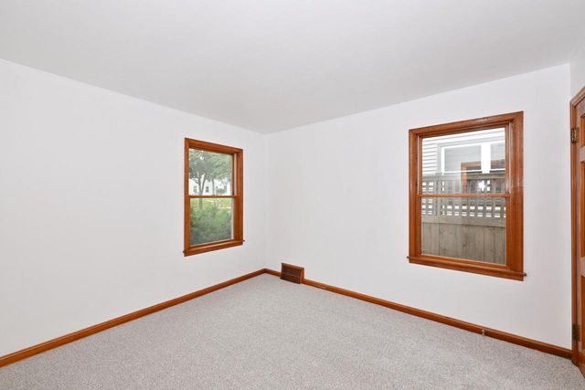 3672 S 19th STREET, Milwaukee, WI 53221