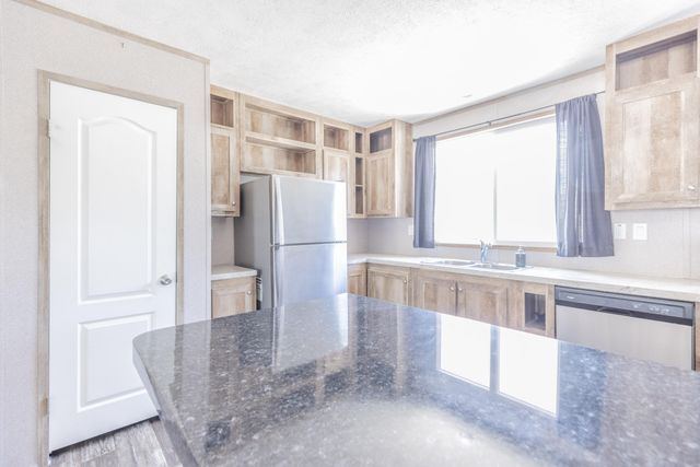 506 W ARTHUR Avenue, Estancia, NM 87016