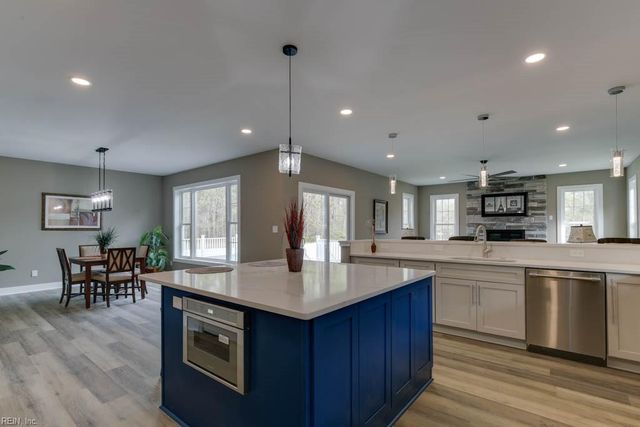 315 Dare RD, Yorktown, VA 23692