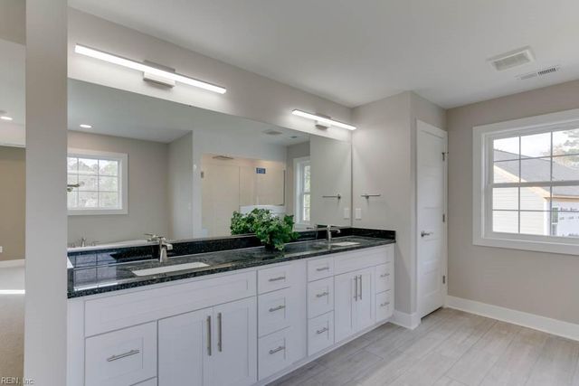 315 Dare RD, Yorktown, VA 23692