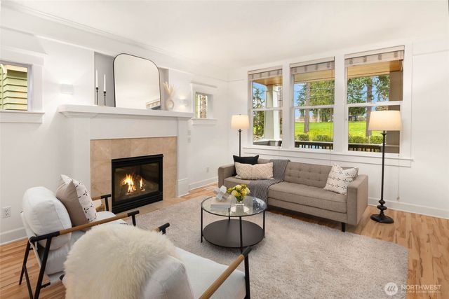 7527 45th Avenue NE, Seattle, WA 98115