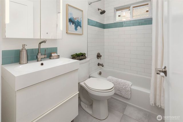 7527 45th Avenue NE, Seattle, WA 98115