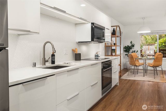 7527 45th Avenue NE, Seattle, WA 98115