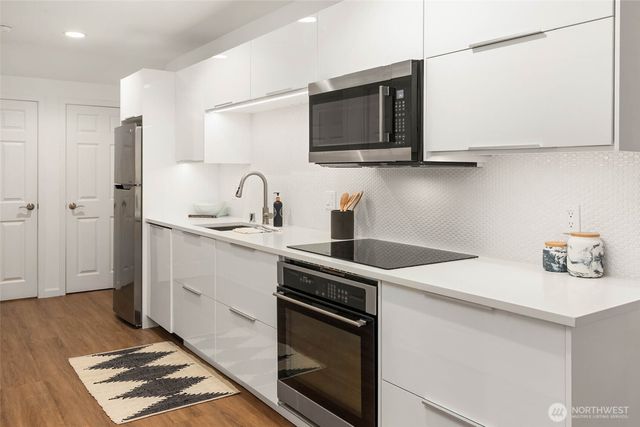 7527 45th Avenue NE, Seattle, WA 98115