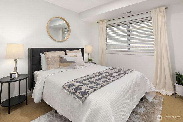 7527 45th Avenue NE, Seattle, WA 98115