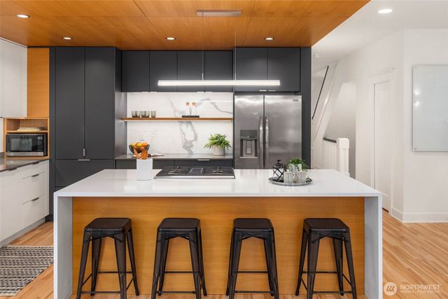 7527 45th Avenue NE, Seattle, WA 98115