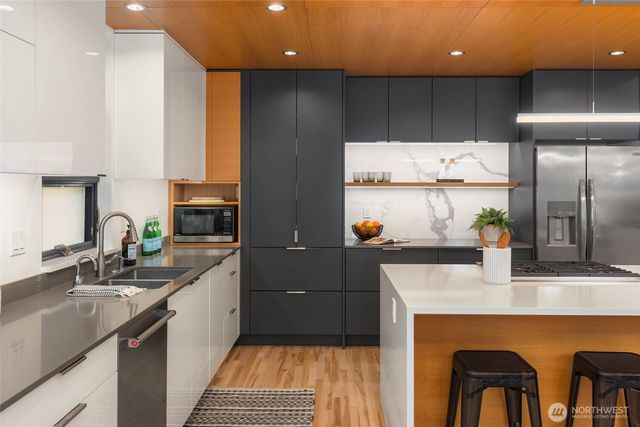 7527 45th Avenue NE, Seattle, WA 98115