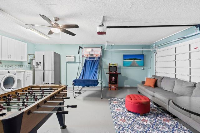 223 SE 8th St 223, Dania Beach, FL 33004