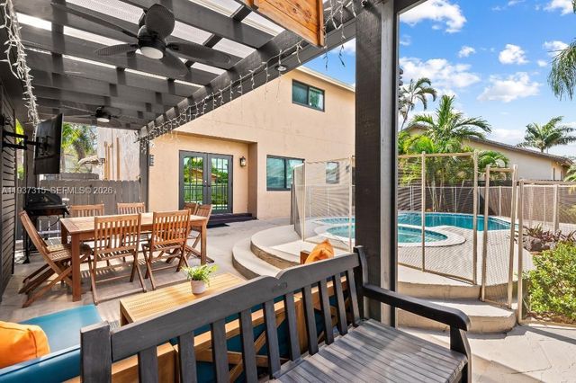 223 SE 8th St 223, Dania Beach, FL 33004