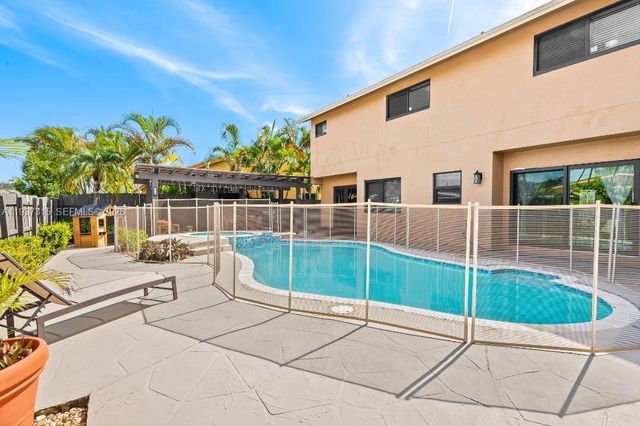 223 SE 8th St 223, Dania Beach, FL 33004