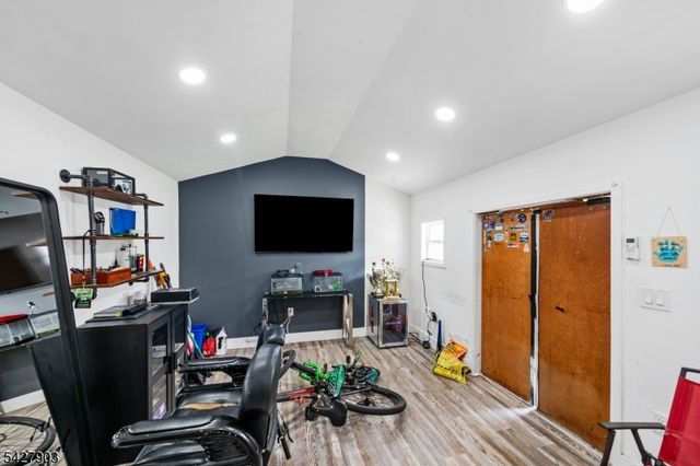10 Hillcrest Ter, Linden City, NJ 07036