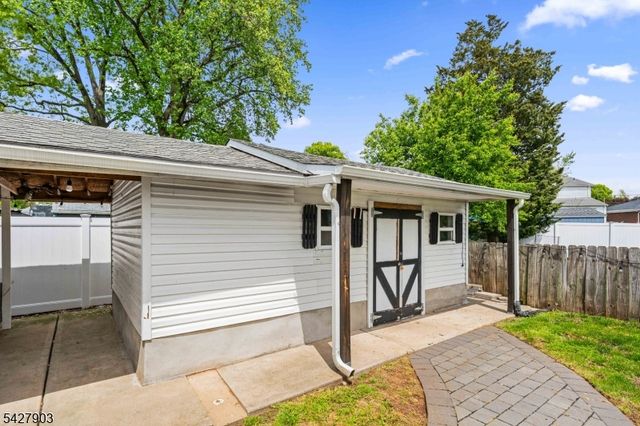 10 Hillcrest Ter, Linden City, NJ 07036