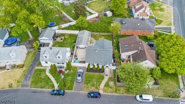 10 Hillcrest Ter, Linden City, NJ 07036