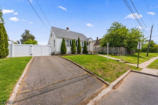 10 Hillcrest Ter, Linden City, NJ 07036