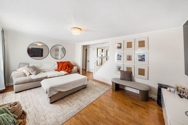 10 Hillcrest Ter, Linden City, NJ 07036