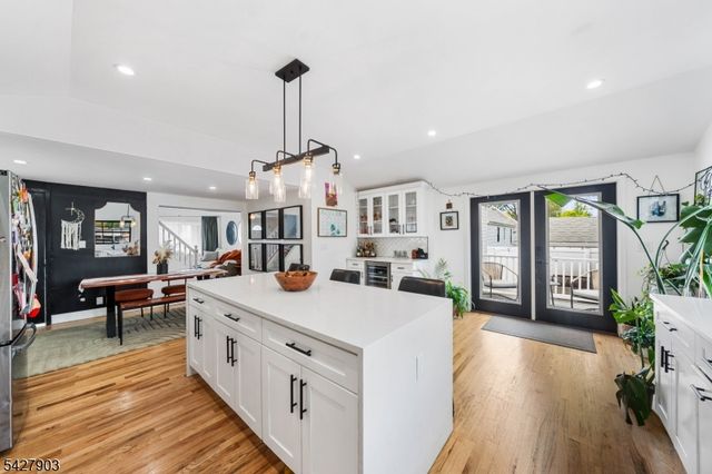 10 Hillcrest Ter, Linden City, NJ 07036