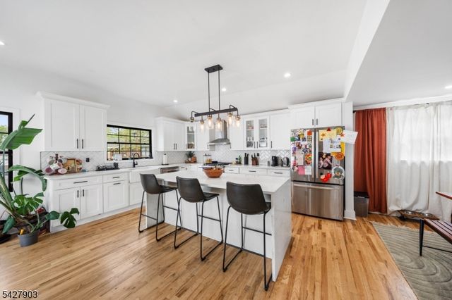 10 Hillcrest Ter, Linden City, NJ 07036