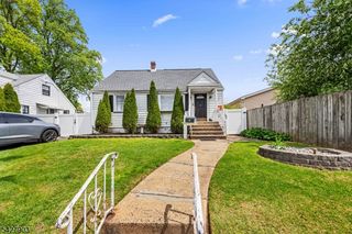 10 Hillcrest Ter, Linden City, NJ 07036