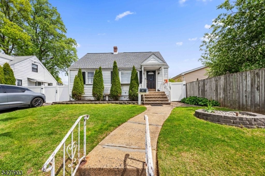 10 Hillcrest Ter, Linden City, NJ 07036