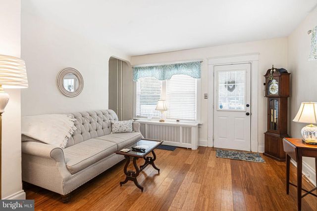 329 N TYSON AVE, Glenside, PA 19038