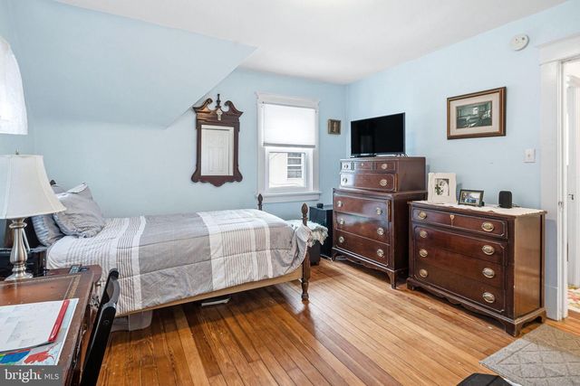 329 N TYSON AVE, Glenside, PA 19038