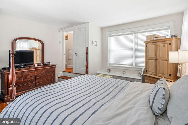 329 N TYSON AVE, Glenside, PA 19038