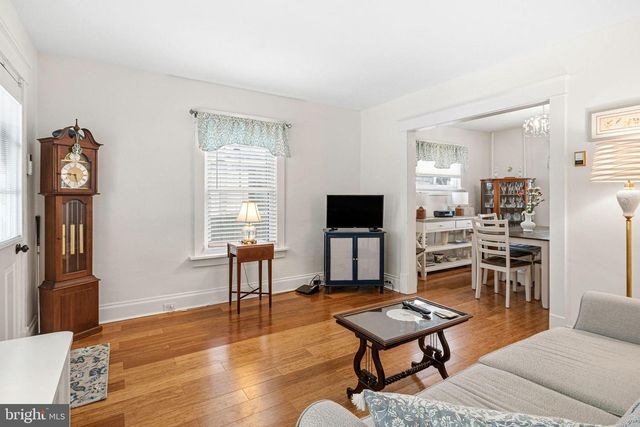 329 N TYSON AVE, Glenside, PA 19038