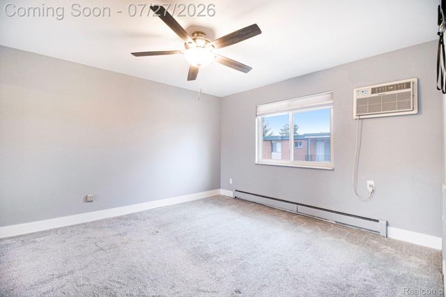 1840 Axtell Drive 7, Troy, MI 48084