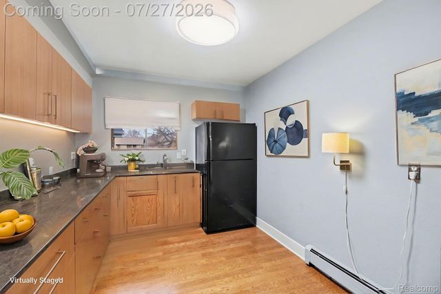 1840 Axtell Drive 7, Troy, MI 48084