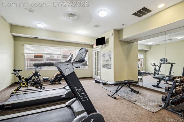 1840 Axtell Drive 7, Troy, MI 48084