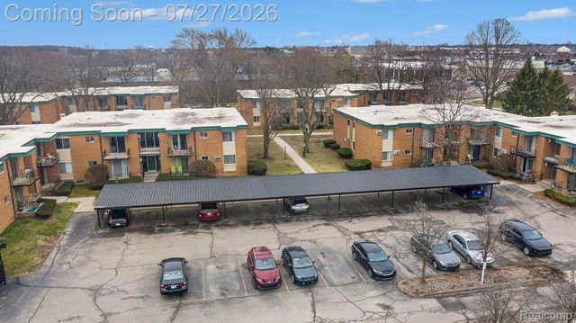 1840 Axtell Drive 7, Troy, MI 48084