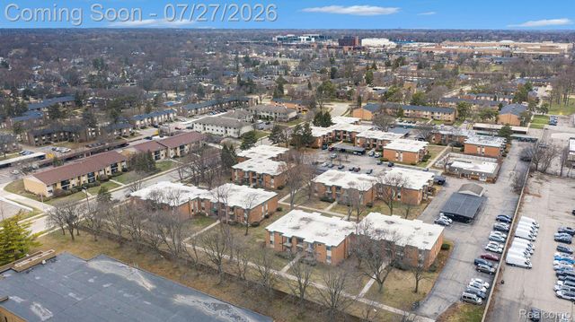1840 Axtell Drive 7, Troy, MI 48084