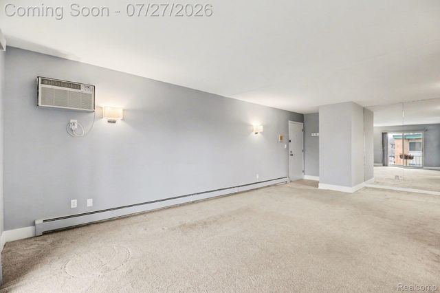 1840 Axtell Drive 7, Troy, MI 48084