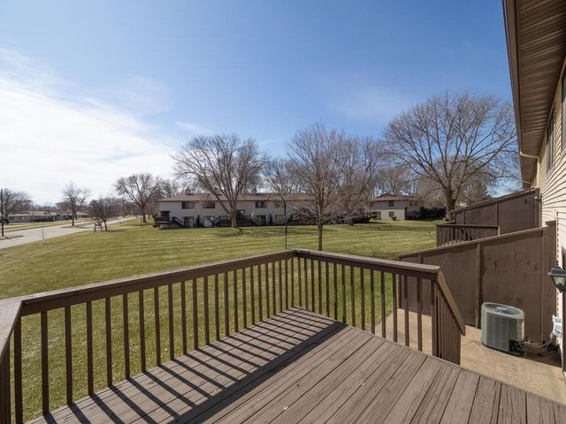 8751 Maplebrook Parkway N 0, Brooklyn Park, MN 55445