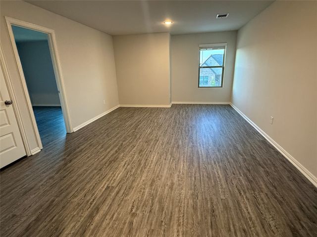 615 Metallic Tree Lane, Van Alstyne, TX 75495