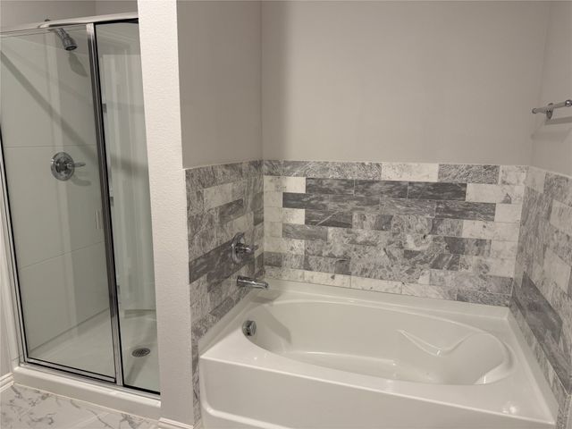 615 Metallic Tree Lane, Van Alstyne, TX 75495