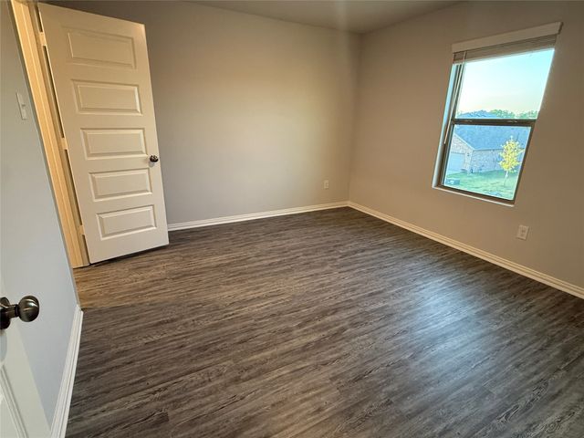 615 Metallic Tree Lane, Van Alstyne, TX 75495