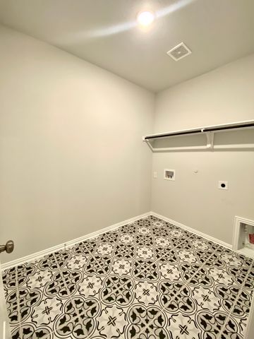 615 Metallic Tree Lane, Van Alstyne, TX 75495